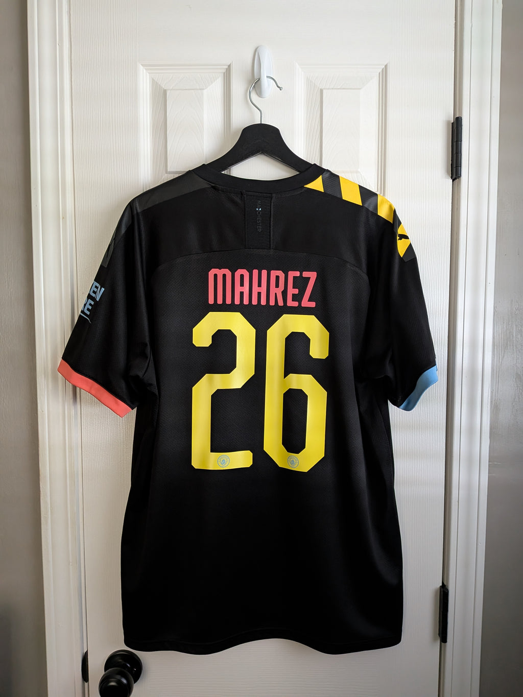 2019-20 Manchester City Away Shirt - Mahrez #26