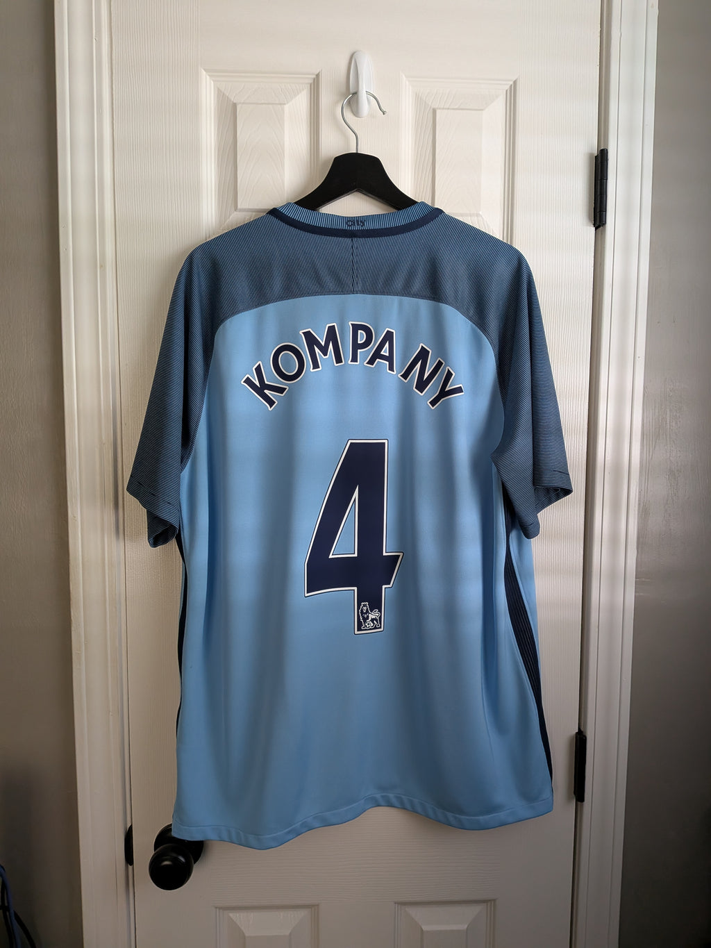 2016-17 Manchester City Home Shirt - Kompany #4