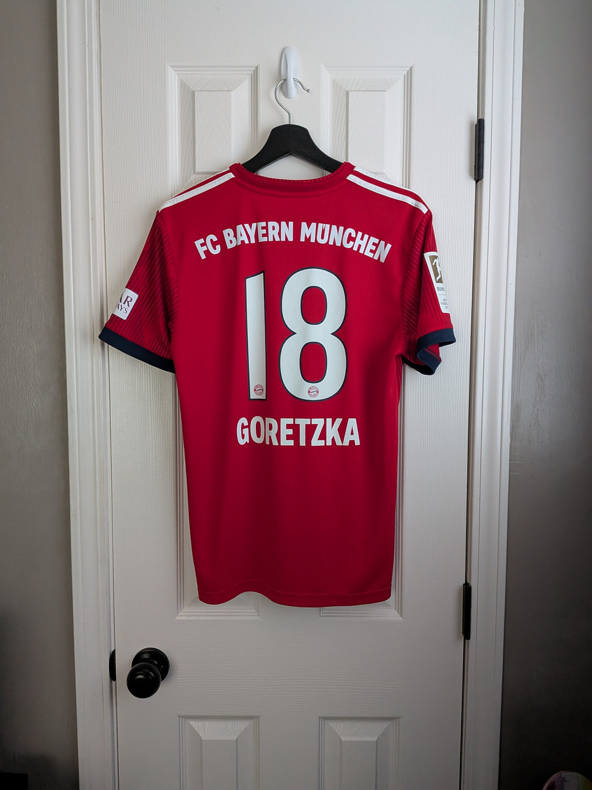 2018-19 Bayern Munich Home Shirt - Goretzka #18