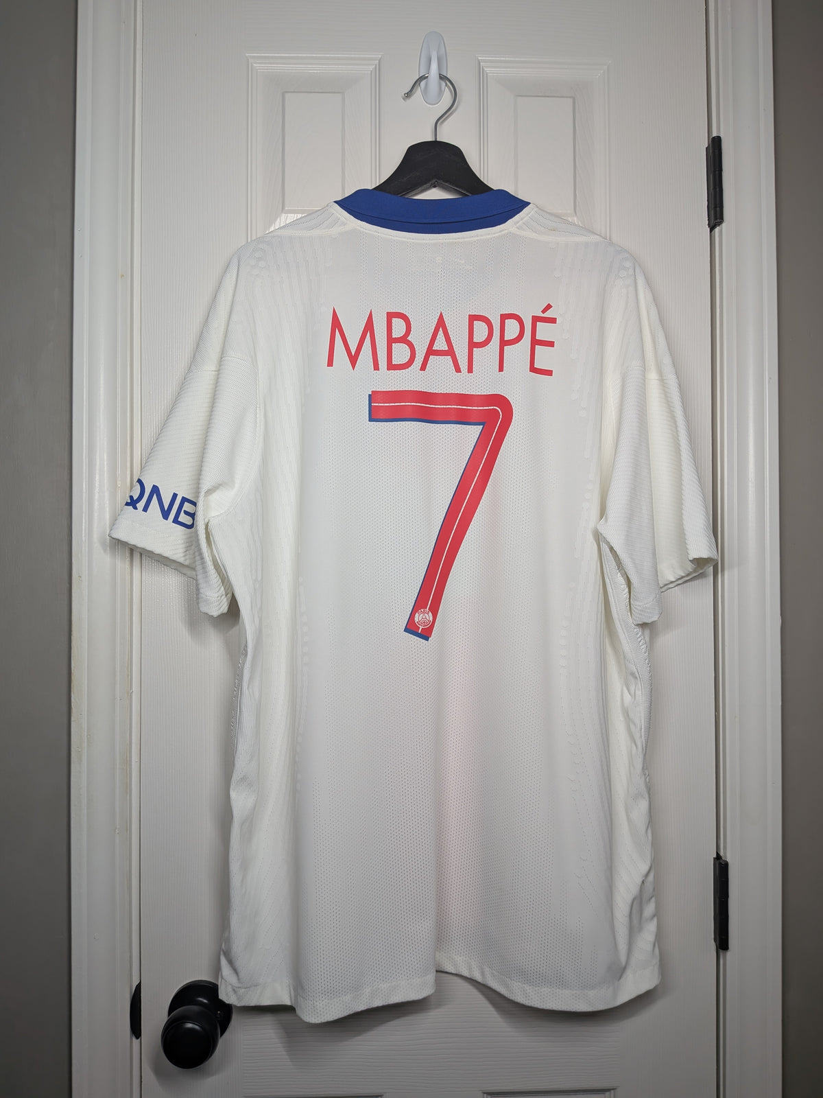 2021-22 PSG Away Shirt Player Spec - Mbappe #7
