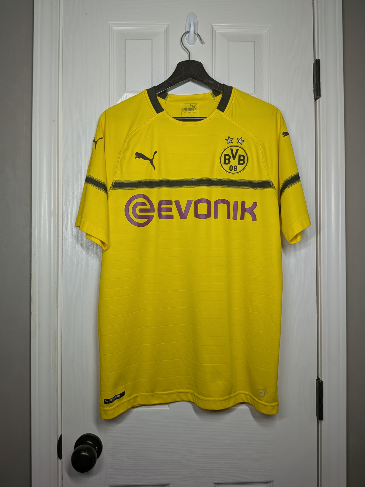 2018-19 Borussia Dortmund Cup Shirt - Pulisic #22