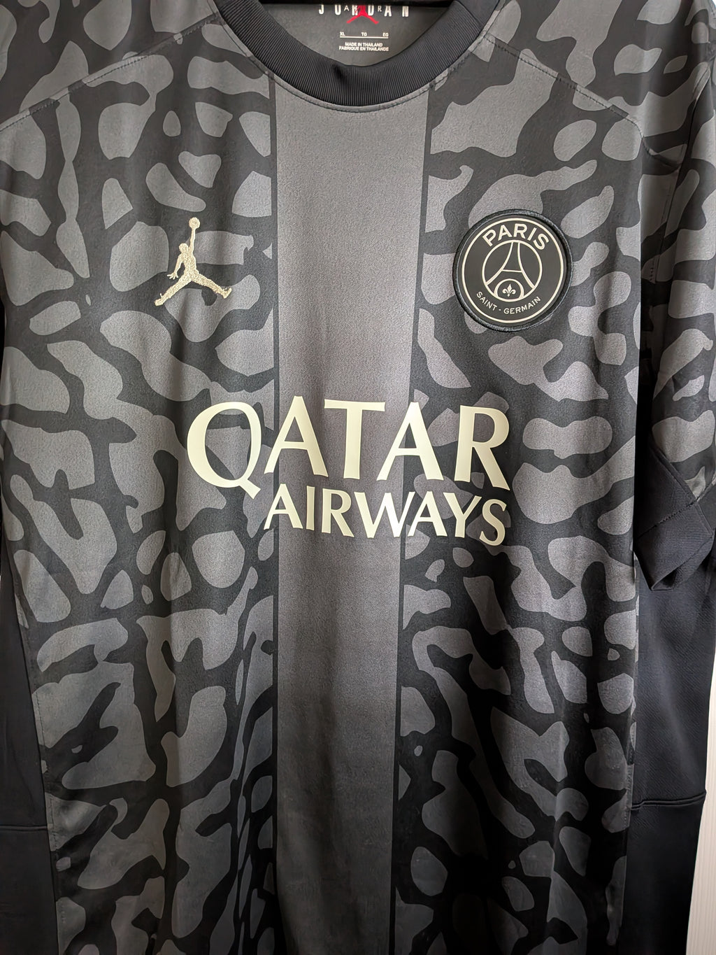 2023-24 PSG Third Shirt - Lee #19