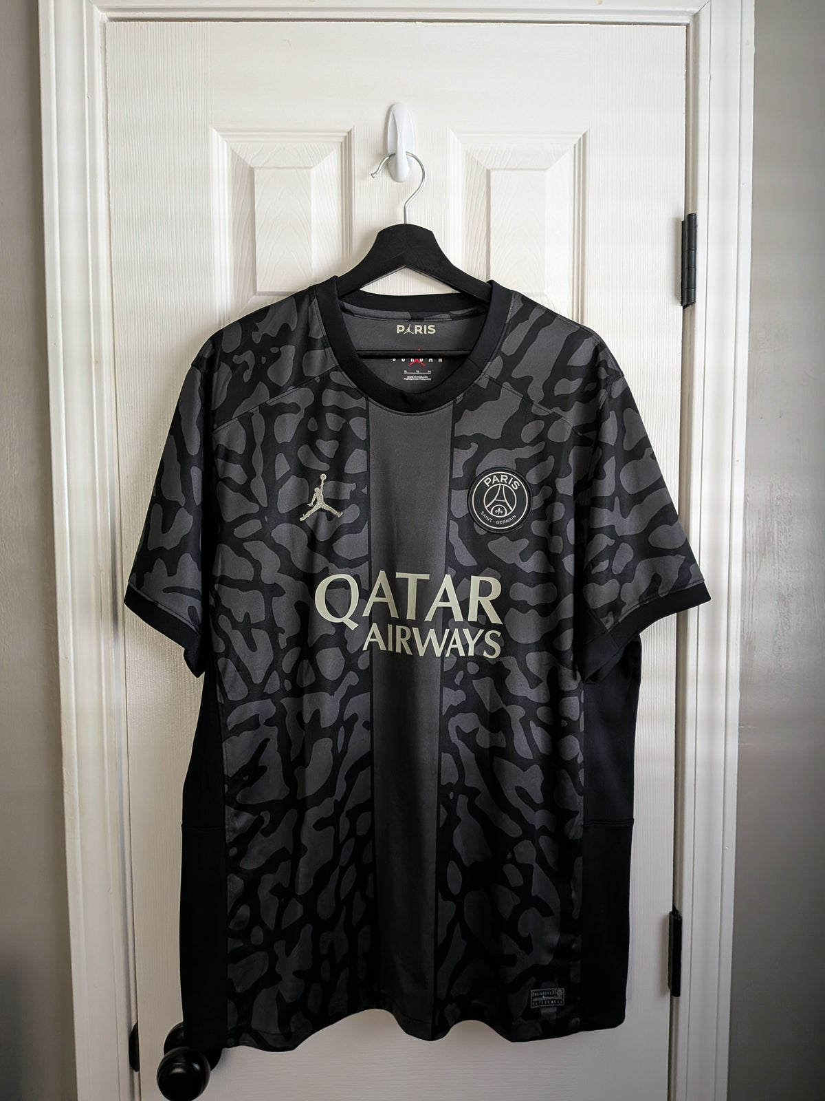 2023-24 PSG Third Shirt - Lee #19
