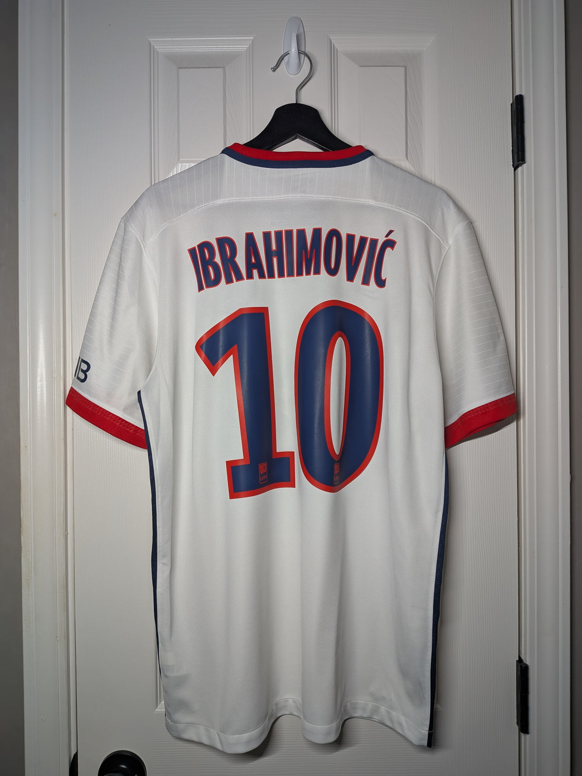 2015-16 PSG Away Shirt - Ibrahimovic #10
